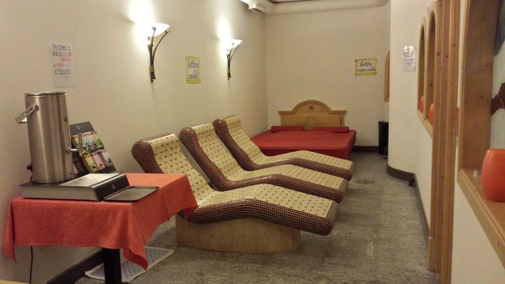 Hotel Sole 파쏘델토날레 외부 사진